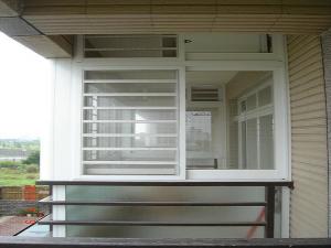 B0014 陽台窗