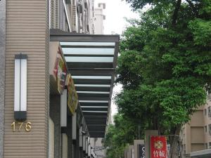 J0009 鐵製遮雨棚